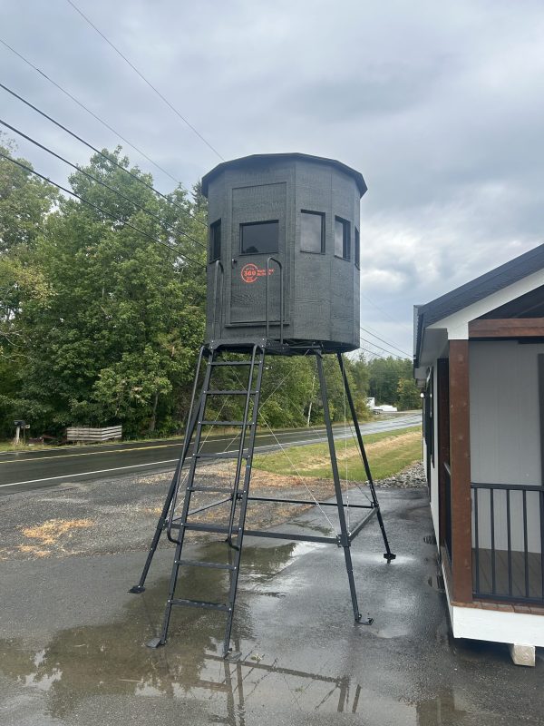 13657 - Outfitter With 8' Stand