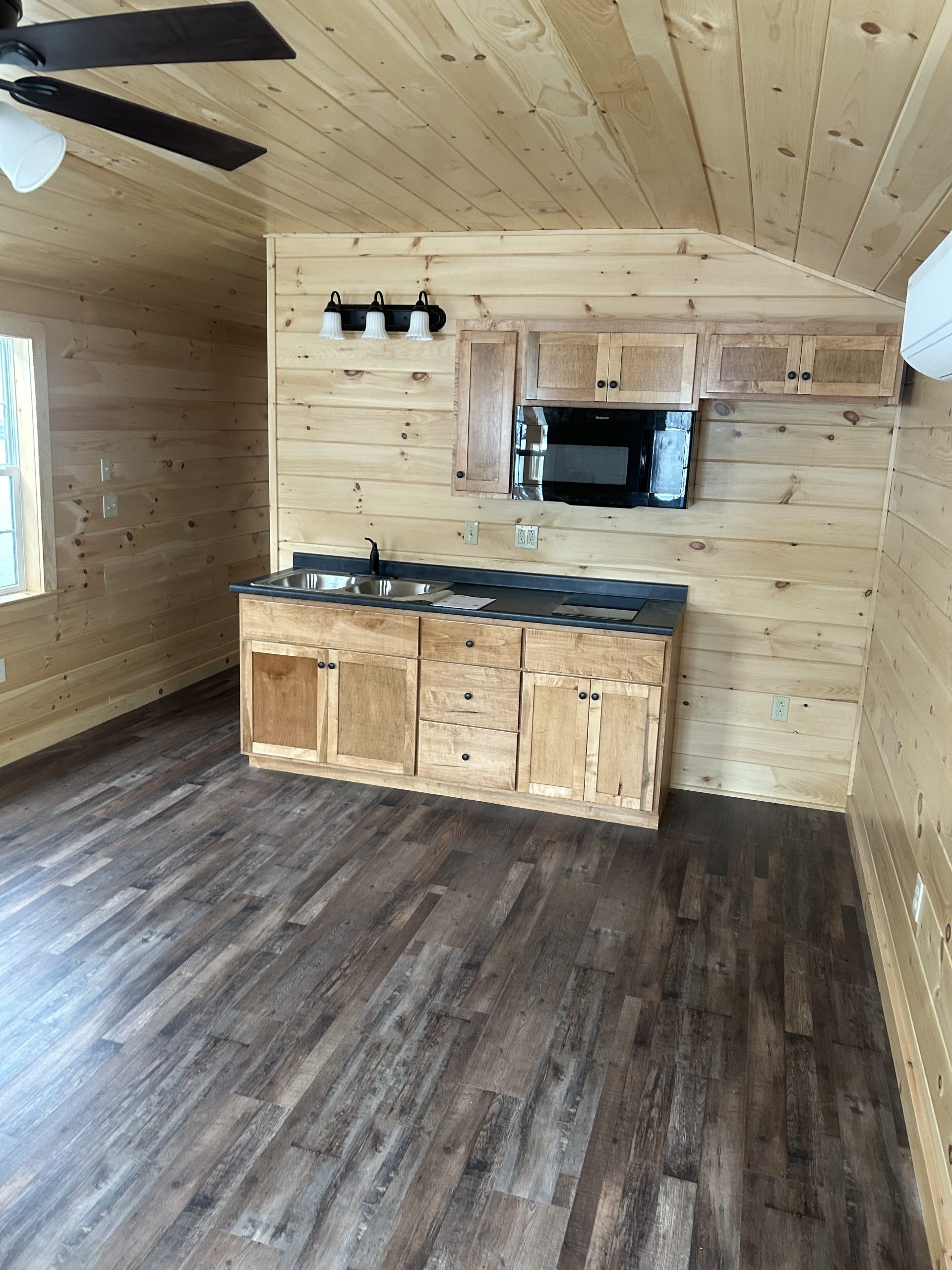 13729 Camp 13'4x40 - Image 2