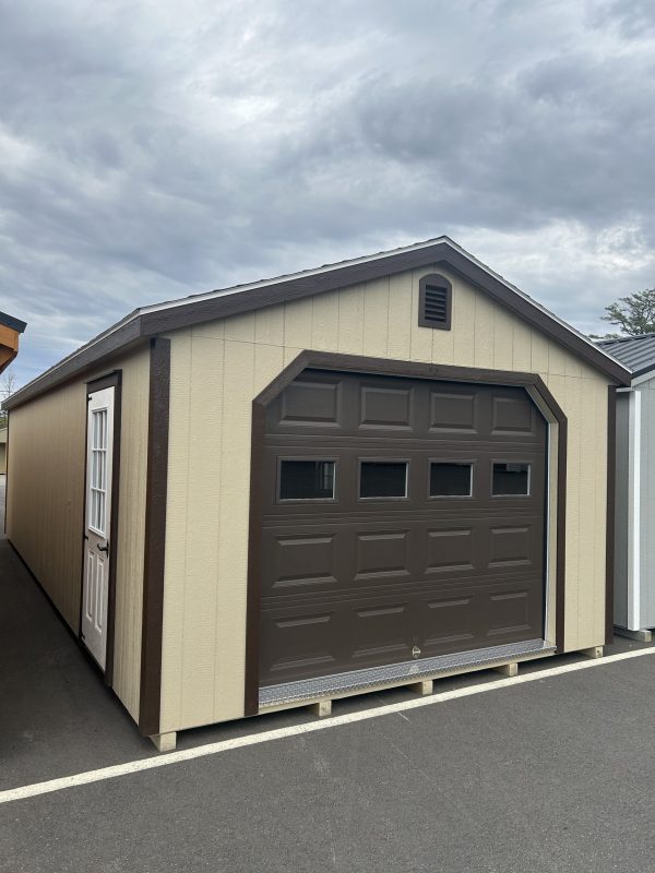 10870 Garage 13'4x32