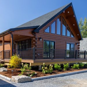 Log home in Maine